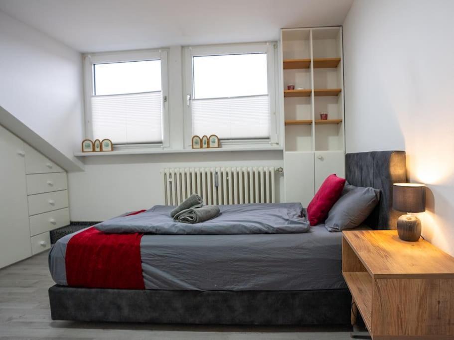 Serviceroom24 - Apartment 4 In Gladbeck Wlan - Smart-Tv - 24-7 Check-In Und Kueche Exterior foto