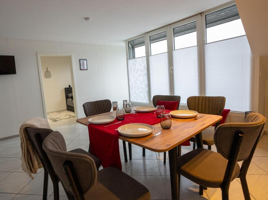 Serviceroom24 - Apartment 4 In Gladbeck Wlan - Smart-Tv - 24-7 Check-In Und Kueche Exterior foto