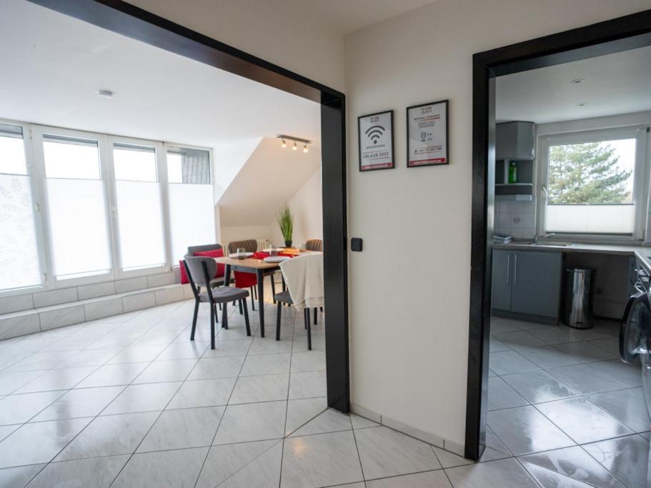 Serviceroom24 - Apartment 4 In Gladbeck Wlan - Smart-Tv - 24-7 Check-In Und Kueche Exterior foto