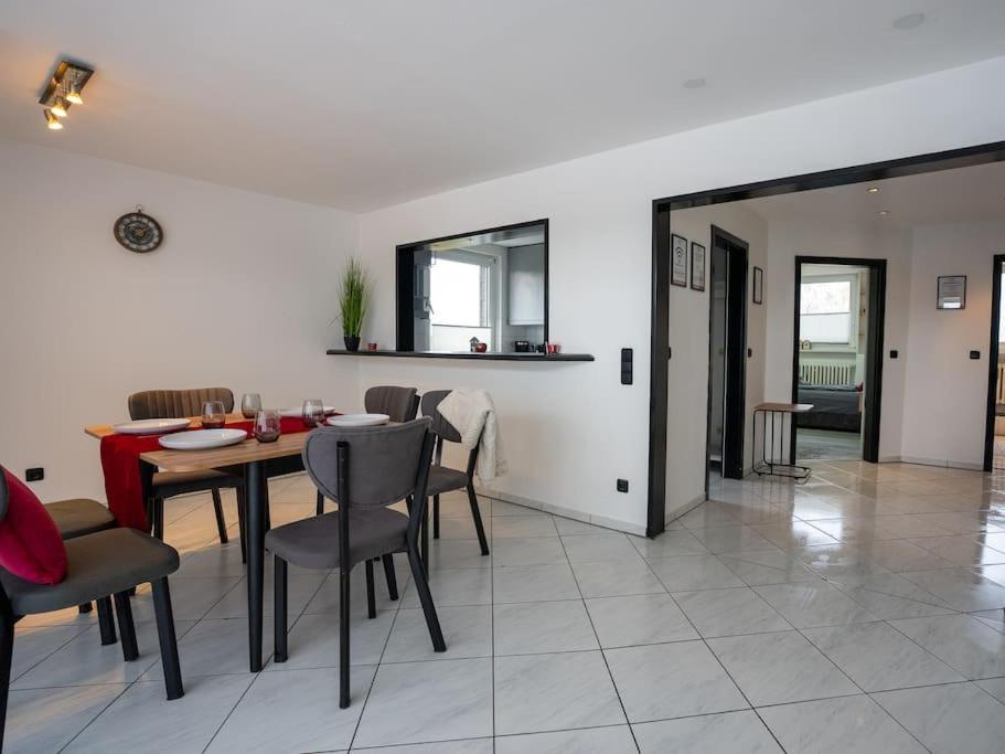Serviceroom24 - Apartment 4 In Gladbeck Wlan - Smart-Tv - 24-7 Check-In Und Kueche Exterior foto